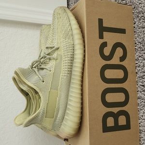 AUTHENTIC YEEZYS USED (SZ 13)
